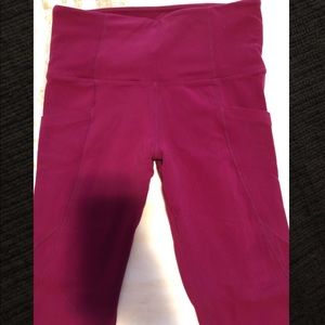 Athleta Salutation Stash Pocket 7/8 Tight